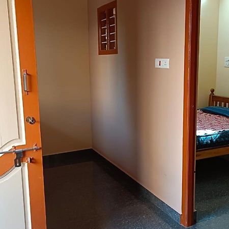 Sathya Guest House Tiruvannāmalai エクステリア 写真